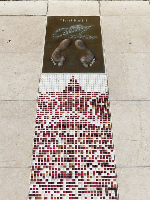 理上压制了 理上压制了